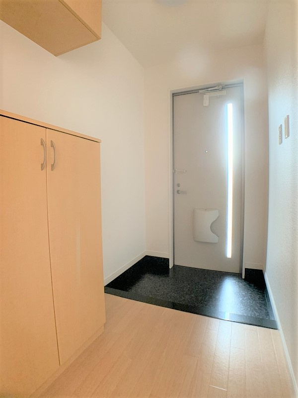 ハーモニーズの玄関