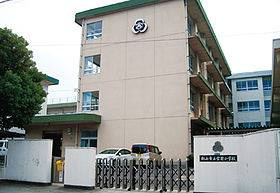 【周辺】 | ラ・ネージュ | 松山市立宮前小学校 798m