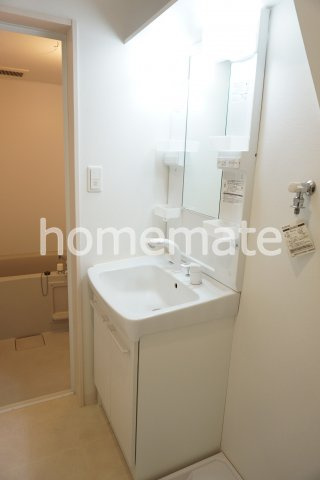 熊本市中央区春竹町大字春竹のアパートの独立洗面台