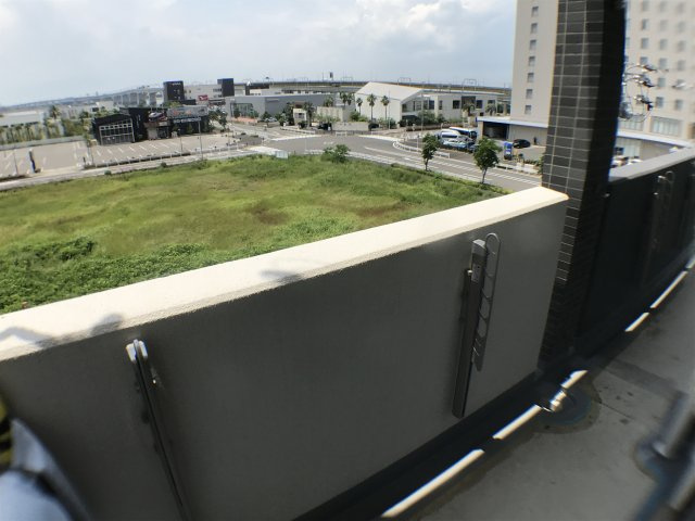 コントレイルりんくう常滑のバルコニー