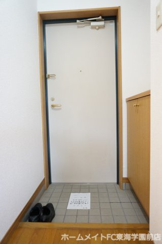 ビビエンダ弓削の玄関