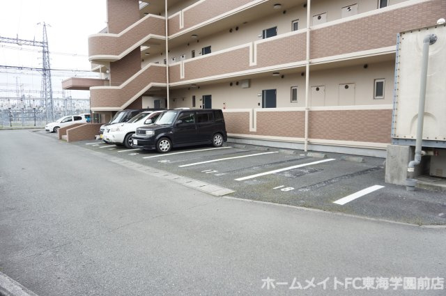 ビビエンダ弓削の駐車場