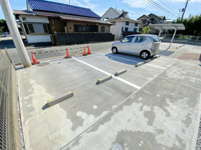 【駐車場】 | ファミリア
