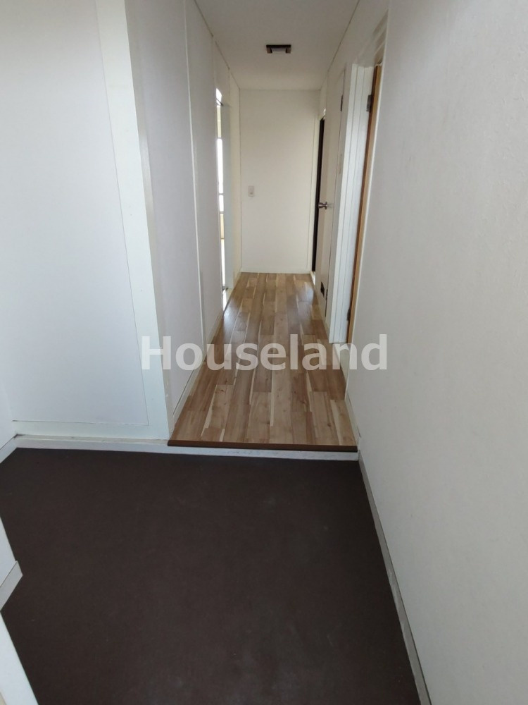 マンション若草の玄関