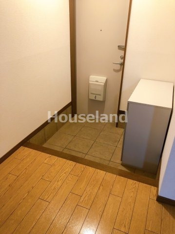 ベルハウス津秦の玄関