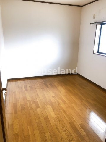 ベルハウス津秦の洋室