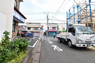 【前面道路含む現地写真】 | 小平市花小金井5丁目　新築戸建　全2棟　1号棟