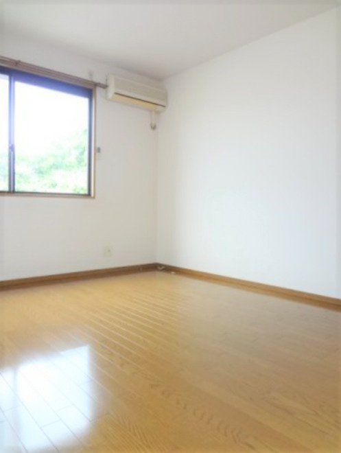 ハイカムール山本の寝室|開放的な寝室です