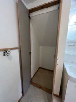 【収納】 | ※画像は別部屋の同間取となり、建具・床色等が異なる可能性があります。
