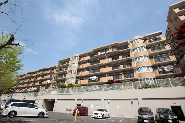 ダイアパレス植物園南の外観