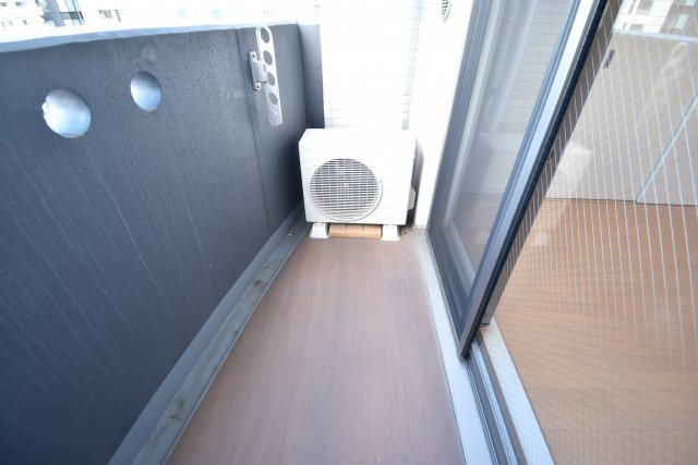 セレニテ本町エコートのバルコニー