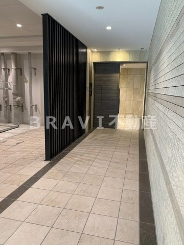 ラ フォルム鎗屋町　BRAVI不動産のエントランス|【ラ　フォルム鎗屋町】毎日通るエントランスはこのようになっています