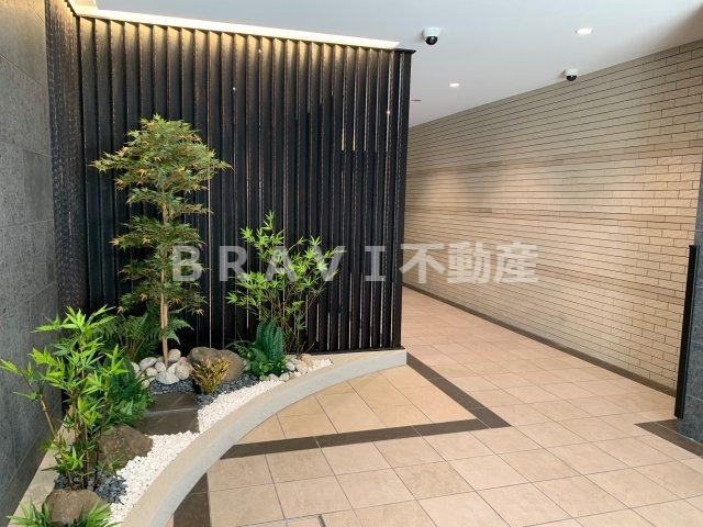 ラ フォルム鎗屋町　BRAVI不動産のエントランス|【ラ　フォルム鎗屋町】落ち着いたエントランスです