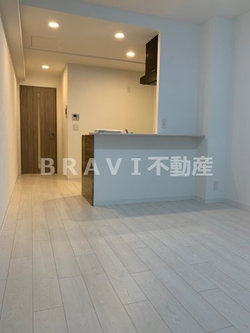 ラ フォルム鎗屋町　BRAVI不動産の居間・リビング|【ラ　フォルム鎗屋町】ゆったりとした居間です