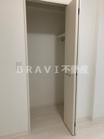ラ フォルム鎗屋町　BRAVI不動産の収納|【ラ　フォルム鎗屋町】ウォークインクローゼット
