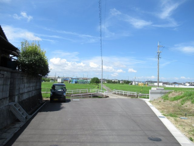【前面道路含む現地写真】 | 鈴鹿市神戸６丁目　宅地分譲１号地 | 前面道路