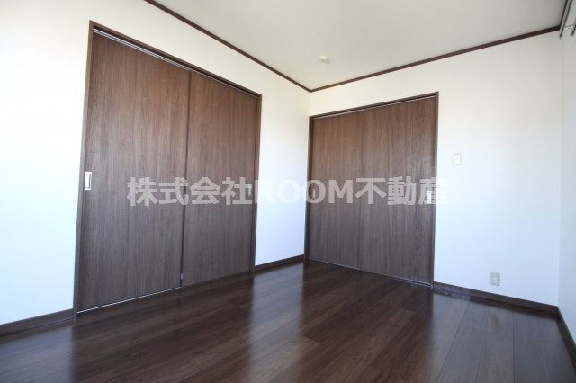 ジュン・タカオの洋室|明るい洋室です