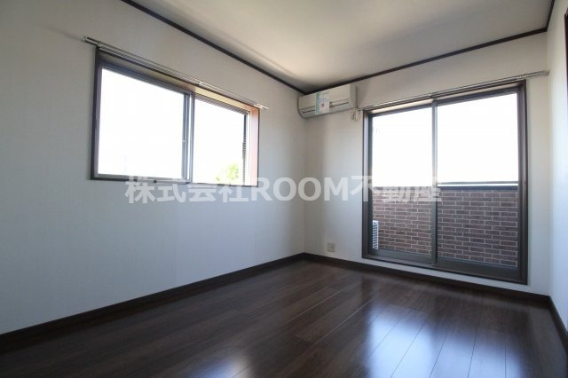 ジュン・タカオの居間・リビング|ゆったりとした居間です