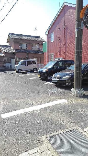 エクセルグリーンの駐車場