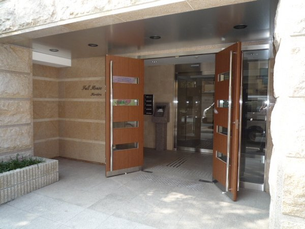 Full House Narihiraのエントランス|エントランス近景