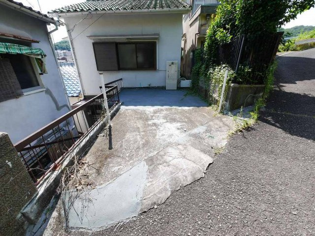 檜川町3丁目　戸建の駐車場