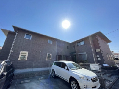【外観】 | カスターニャ | 小田急多摩線「栗平」駅まで徒歩6分！便利な立地の2階建てアパートです♪通勤通学はもちろん、お買い物やお出かけにもGood☆