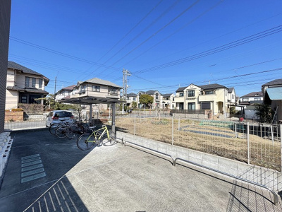 【その他共用部分】 | カスターニャ | 敷地内にバイク置き場を完備しています！バイクをお持ちの方にオススメです♪
