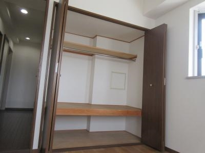 ロザーンジュ堀川の収納|大型クローゼット