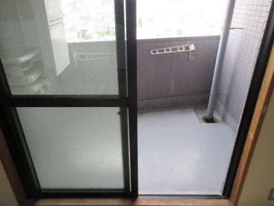 ロザーンジュ堀川のバルコニー