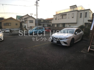【駐車場】 | ネオポリス川崎 | 駐車場に車を止められます