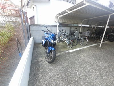 【その他共用部分】 | 日神パレス生麦 | バイク置場です。