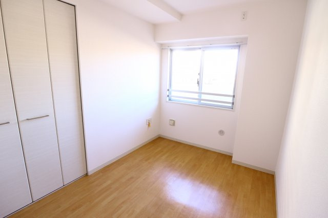 アメニティコート明舞1号棟の子供部屋|※同建物別部屋参考写真