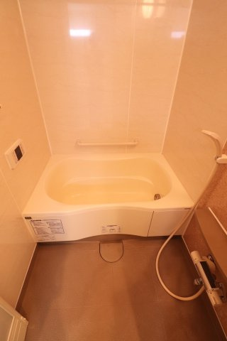 エスティーアールの浴室