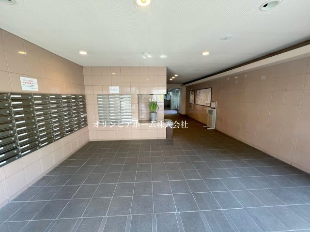 三井東陽ハイツ　8階のエントランス