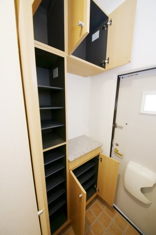 メゾン　ラダーの収納