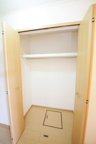 メゾン　ラダーの収納