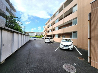 【駐車場】