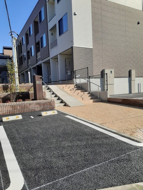 プリムローズの駐車場