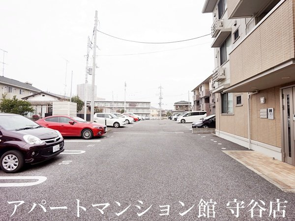 ヴァン・ボヌールⅡの駐車場
