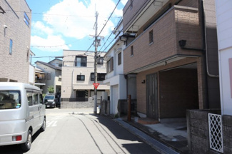 【前面道路含む現地写真】