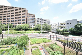 【展望】 | 四季の彩りを感じる緑豊かな環境！