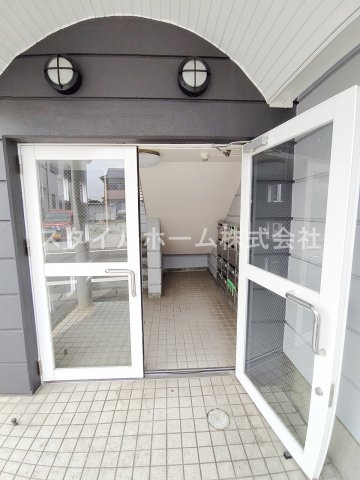 【エントランス】 | ボナールⅢ | 建物の内部です
