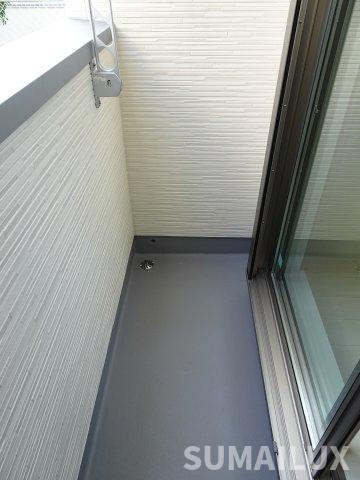 熊本市中央区黒髪５丁目のアパートのバルコニー