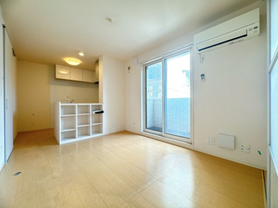 【居間・リビング】 | Ｊ－ｒｏｏｍ | ※クリーニング前のお部屋です