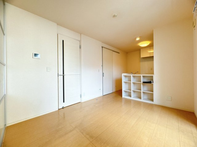 【居間・リビング】 | Ｊ－ｒｏｏｍ | ※クリーニング前のお部屋です