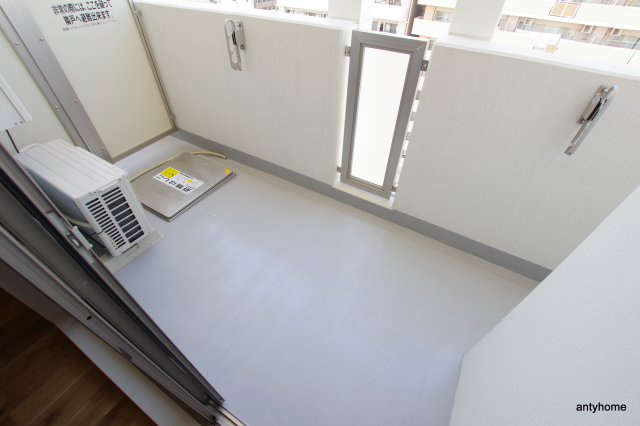 セゾンラトゥールMIYAKOJIMA 仲介手数料無料のバルコニー