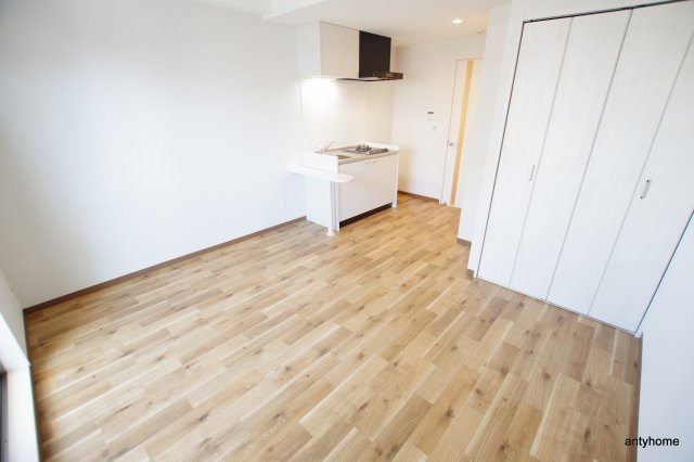 セゾンラトゥールMIYAKOJIMA 仲介手数料無料の居間・リビング