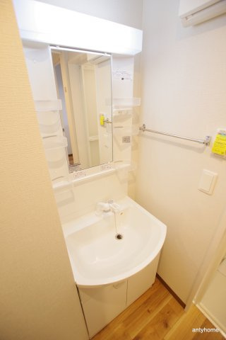 セゾンラトゥールMIYAKOJIMA 仲介手数料無料の洗面所