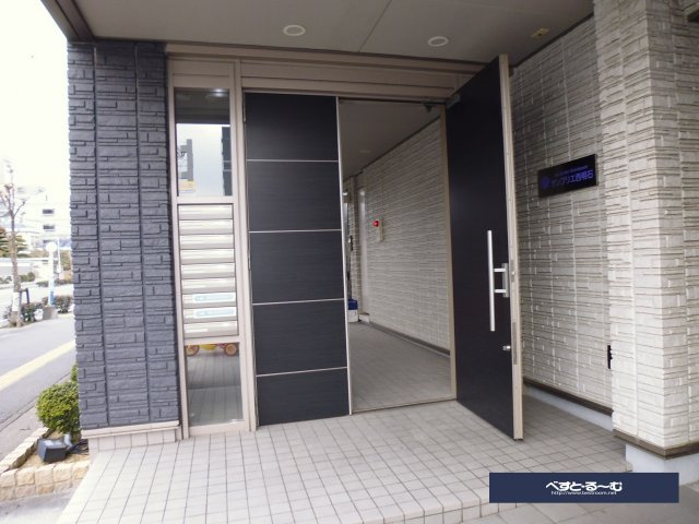 サンブリエ西明石のエントランス