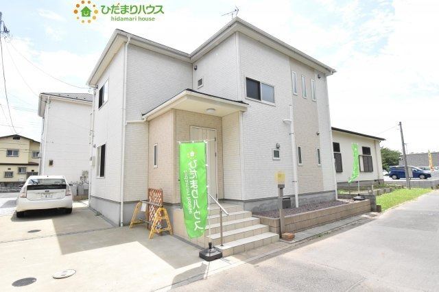 西区高木　中古一戸建ての外観|白を基調とした明るい印象を受ける外観です(^^♪